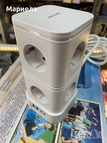 12/1 Разклонител с 8 гнезда и 4 USB за зареждане