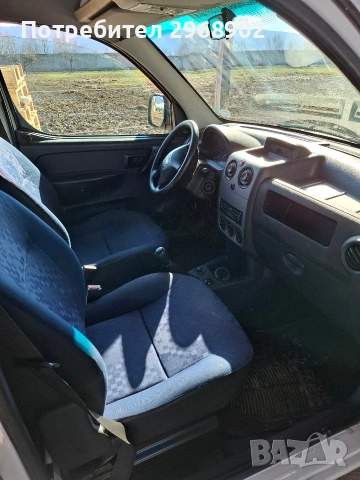 продавам баничарка много добро техническо състояние Всичко работи по нея преглед застраховка, снимка 2 - Бусове и автобуси - 53621912