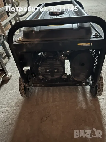 Трифазен мотогенератор hyundai hhy 7000fe 6.8 kw., снимка 4 - Генератори - 55833885