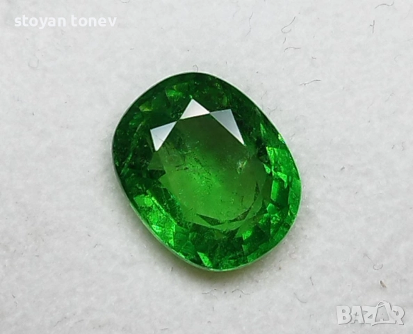 Рядък цаворит гранат в голям размер 4.66кт.! GIA сертификат! Нов!, снимка 9 - Други - 51815286