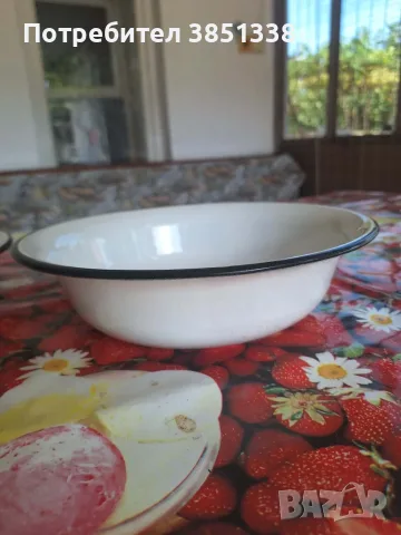 Две руски, емайлирани купи от соца