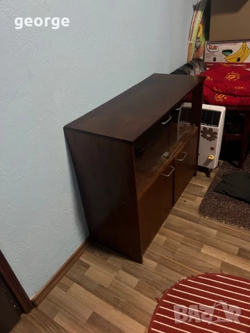 Шкаф-витрина, запазен, снимка 3 - Секции и витрини - 51405213