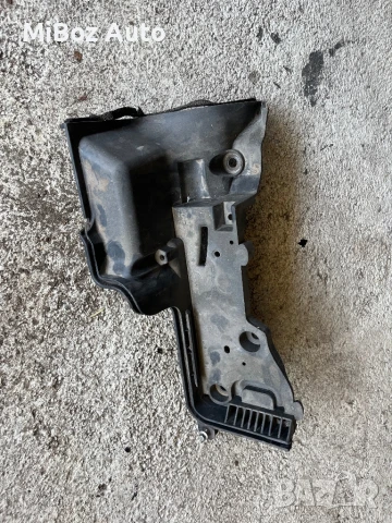 Държач акумулатор Рейндж Роувър Range Land Rover L322, снимка 4 - Части - 50994596