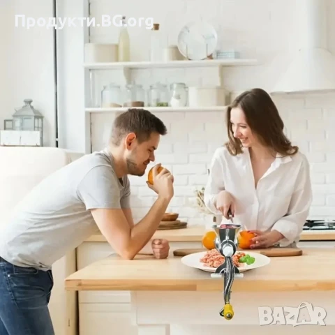 Ръчна месомелачка с дървена дръжка и настолни скоби – без електричество, снимка 7 - Други - 50749489