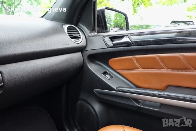 Mercedes-Benz ML 350 BLUETEC 4Matic AMG, снимка 11 - Автомобили и джипове - 53143509