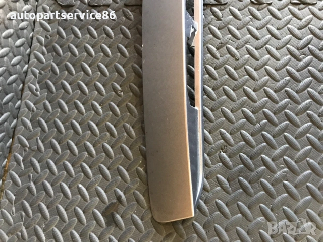 Дръжка за отваряне на номерната табела на багажника сив цвят за Mazda 6 (2002-2007) GJ6L50811, снимка 3 - Части - 53714265