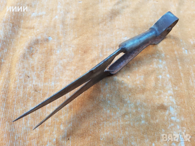 Кована ножица с печати