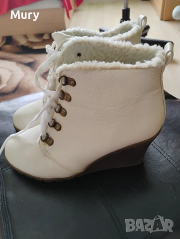 Бели боти на платформа, снимка 2 - Дамски боти - 53186719