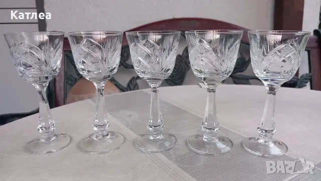 Кристални чаши със столче 
