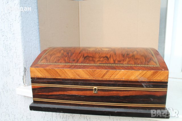 Кутия за часовници дърво интарзия, снимка 1 - Антикварни и старинни предмети - 42357154