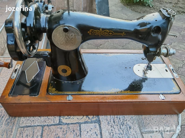 Руска шевна машина Подольск 1-А (копие на Singer 15) – 1951 г., отлично запазена и работеща, снимка 3 - Антикварни и старинни предмети - 51404729