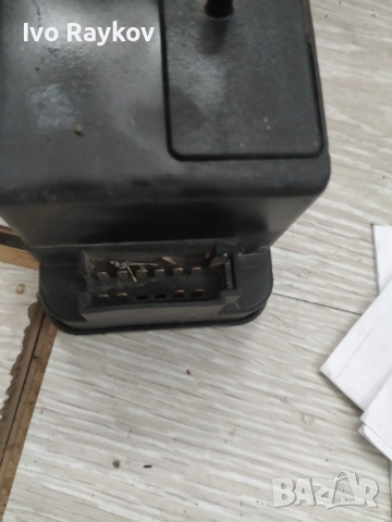 Вакуум помпа централно зааключване Hella VW Golf Passat 357962257, 357 962 257 , снимка 2 - Части - 51818977