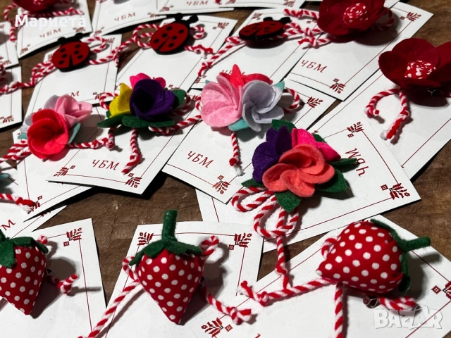 Мартенички цветя,сърце ,калинка ,ягодка Ръчно изработени мартеници , снимка 12 - Български сувенири - 53188740