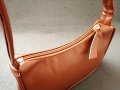 Кожена малка дамска чанта за рамо в кафяв цвят, снимка 4