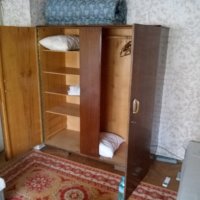 Гардероб двукрилен ретро, снимка 7 - Гардероби - 41628418