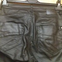 СТРАХОТЕН черен панталон с ципове, снимка 4 - Панталони - 42617872