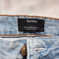 младежки панталон BERSHKA размер 42 , снимка 2 - Панталони - 42275437
