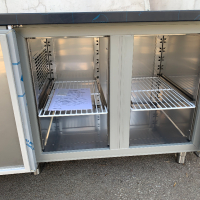 Хладилна маса с две врати НОВА италианска, снимка 9 - Обзавеждане за заведение - 44632521
