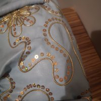 Нова светло синя чанта със златна декорация, снимка 4 - Чанти - 34189270