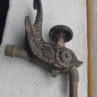 Невероятен бронзов кран за чешма, снимка 1 - Антикварни и старинни предмети - 44827362
