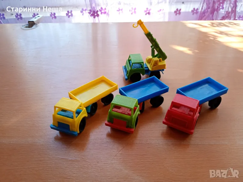 Стари мини български играчки камиончета стара пластмасова играчка камионче камион камиончета , снимка 1