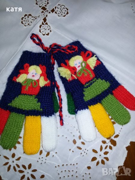 Ръчно плетени сувенирни вълнени детски ръкавички, снимка 1