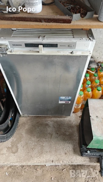 Хладилник за вграждане Siemens., снимка 1
