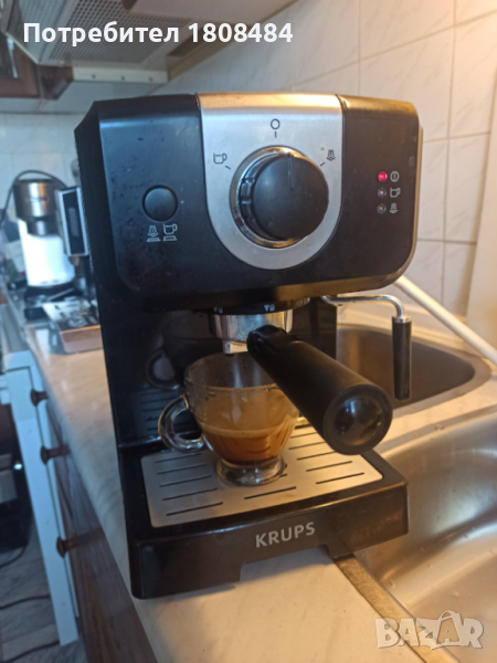 Кафе машина Крупс с ръкохватка с крема диск, работи перфектно и прави страхотно кафе с каймак , снимка 1
