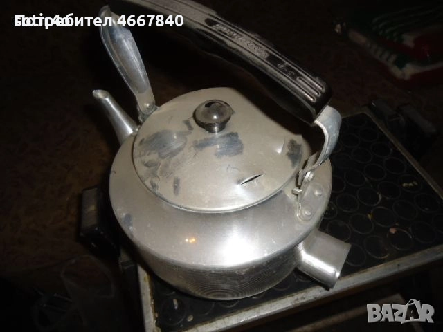 чайник от 70 год ,нов, алуминий с реотан, снимка 1