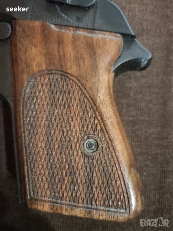 Орехови чирени (ръкохватка) за Walther PPK., снимка 1