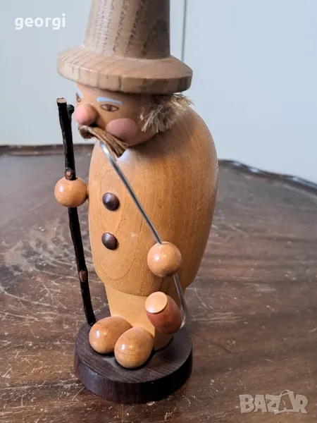 дървена статуетка старец с лула  18/4, снимка 1