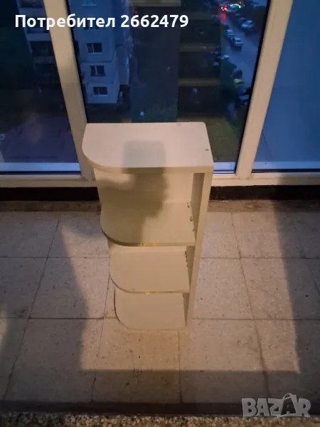 Продавам дървено  шкафче за ъгъл., снимка 1