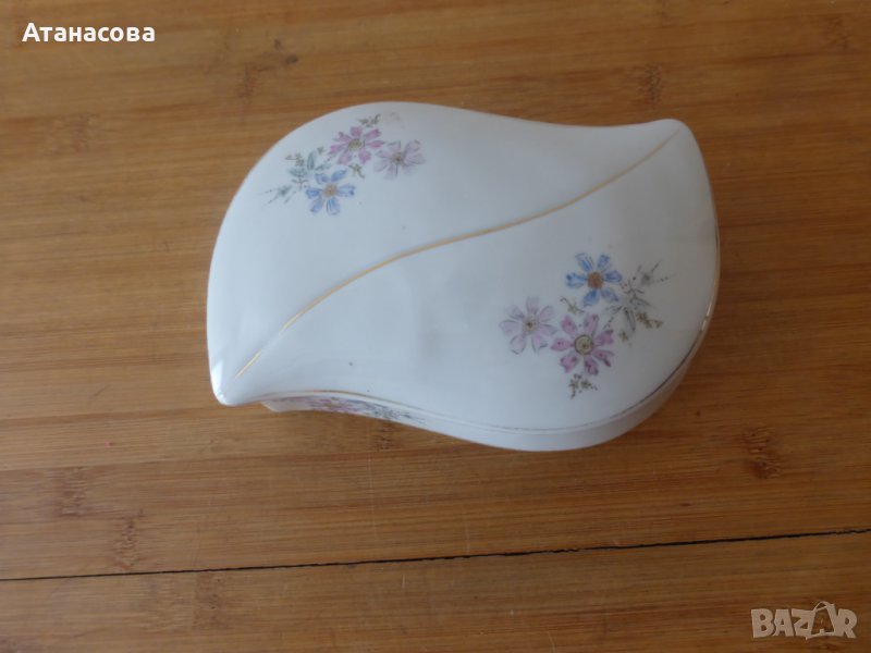 Порцеланова кутия за бижута 1970 г, снимка 1