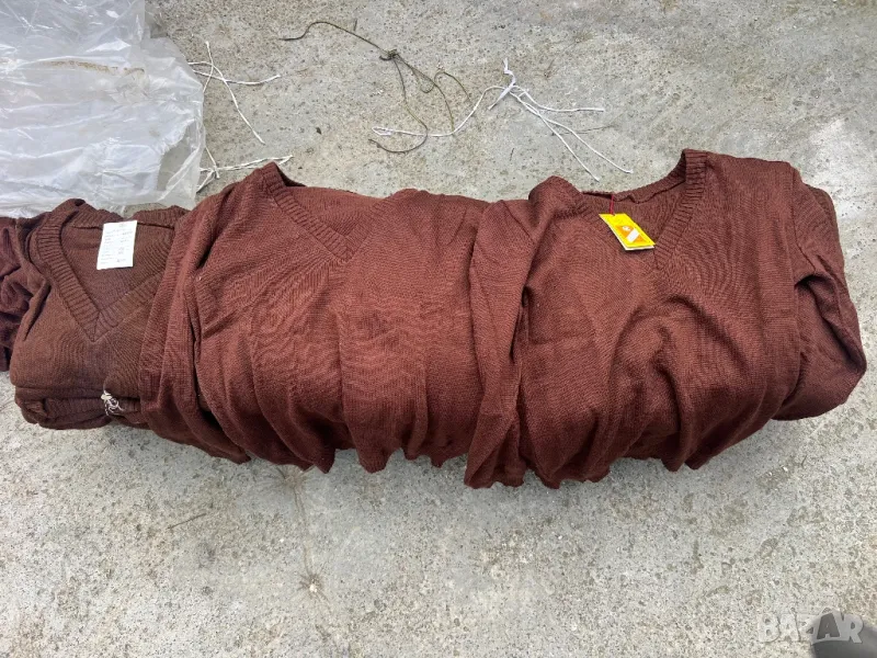 Продавам войнишки пуловер , снимка 1
