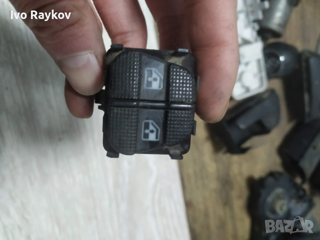 Ключ , Бутон , Стъклоповдигане 1H0959855 VW GOLF 3,PASSAT,VENTO, снимка 2 - Части - 53036792