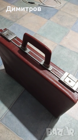 Соц червено куфарче , снимка 3 - Колекции - 53831149