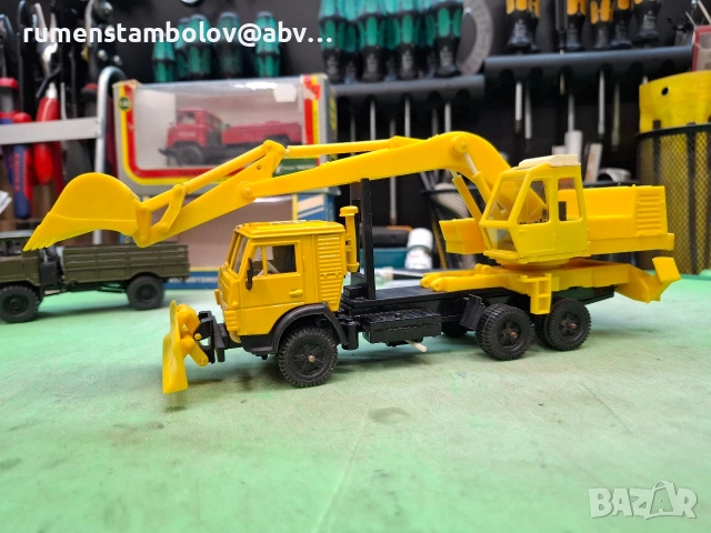 КамАЗ 5320 с багерна установка ЕО 3323 - Конверсия, 1/43, Елекон / Арек, снимка 2 - Колекции - 53204267