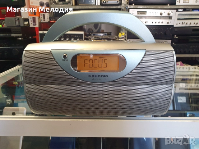 Радио Grundig Music Boy 71 В отлично техническо и визуално състояние.  Music Boy 71 - FM/RDS радио с