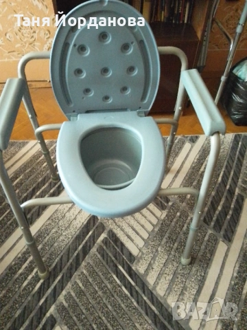 Тоалетен стол за възрастни , снимка 2 - Тоалетни столове - 53847960