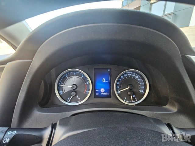 Toyota Corolla 1.4 D4D, снимка 10 - Автомобили и джипове - 52433184