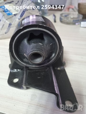 HYUNDAI H100 2.5D-TD 1993-2007г ТАМПОН ДВИГАТЕЛ ЗАДЕН HMC, снимка 3 - Части - 35905663