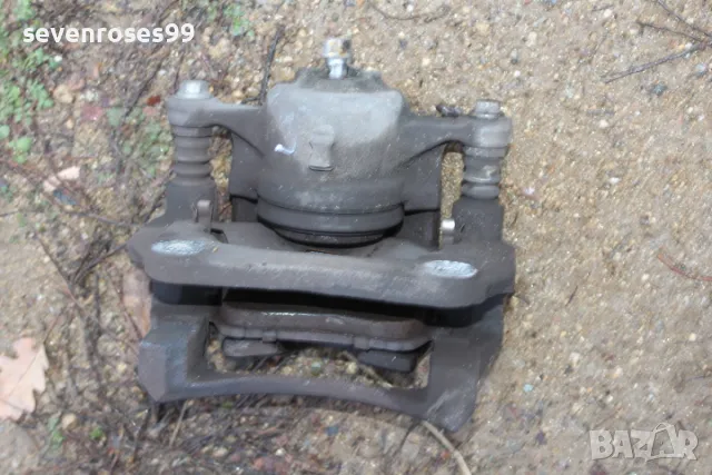 Спирачен апарат преден ляв Форд Фиеста 6 2011 1.4tdci 68hp Ford Fiesta 6, снимка 2 - Части - 48315371