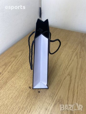 Автентична бутикова Шанелподаръчна торба 18 x 10 cm gift bag , снимка 3 - Чанти - 42064139