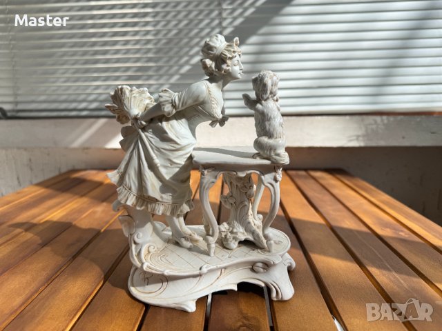 Порцеланова сцена от 20-ти век Бисквит "Дамата с кученцето", снимка 7 - Антикварни и старинни предмети - 44434408