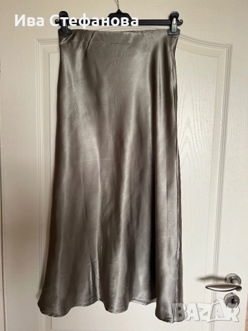 Нова сатенена сатен  дълга елгантна пола трапец 