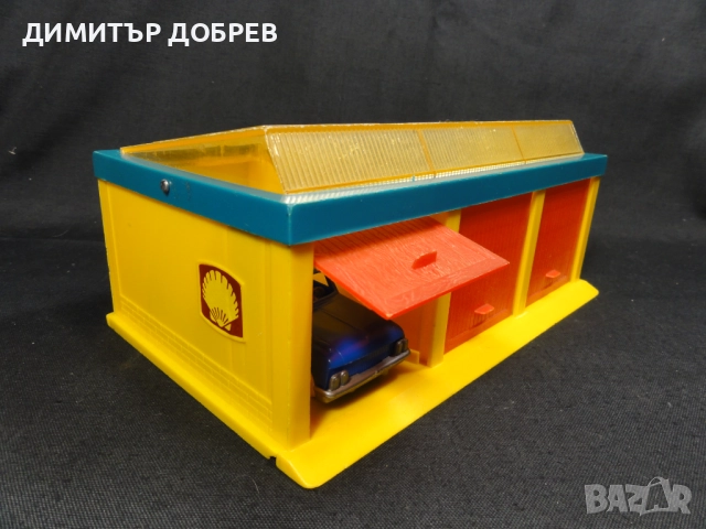 СТАРА РЕТРО ПЛАСТМАСОВА ИГРАЧКА ГАРАЖ ЗА КОЛИЧКИ 1/43 WADER GERMANY, снимка 2 - Колекции - 51770211