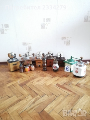 Срари ръчни мелачки за кафе и подправки, от различни години и държави. , снимка 4 - Антикварни и старинни предмети - 52128689