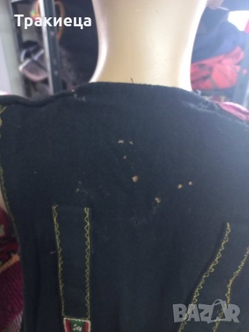 Вълнен тракийски сукман с опашки носия, снимка 6 - Антикварни и старинни предмети - 39615310