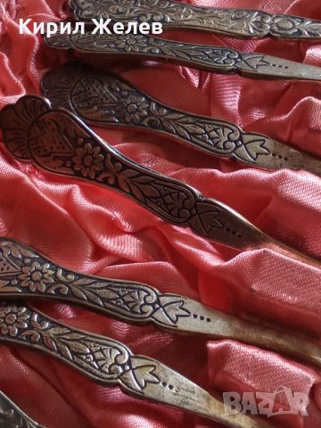 Старинни ПОСРЕБРЕНИ БРОНЗОВИ Богато Орнаментирани РЕТРО ЛЪЖИЦИ комплект 12 бр. в ЛУКС КУТИЯ А1058, снимка 8 - Прибори за хранене, готвене и сервиране - 35795428