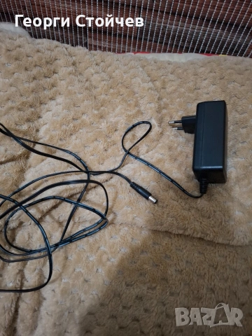 Продавам зарядни устройства 
